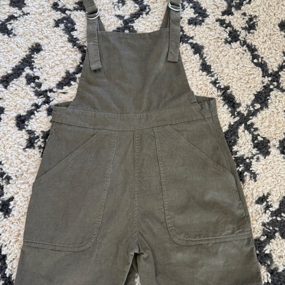 Loup Blair corduroy sage green shortalls - Picture 3 of 5